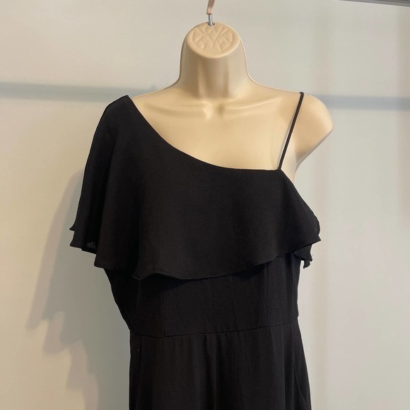 Gianni Bini Black One Shoulder Jumpsuit Capri Length Large Pre-Owned - Picture 2 of 12